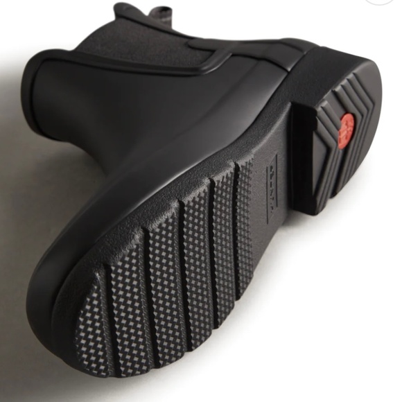 Women's Refined Slim Fit Chelsea Boots - Picture 4 of 4